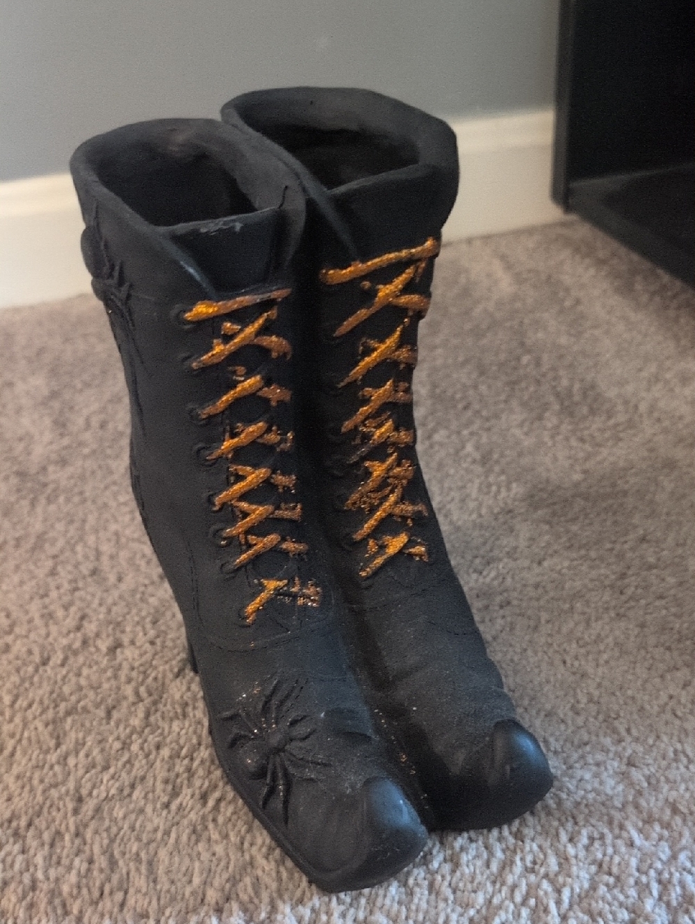Women's Black Split-Toe Lace-Up Boots with Gold Laces